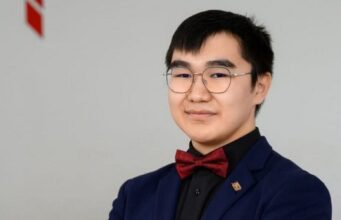 Ученик РКЛ сдал ЕГЭ по физике на 100 баллов